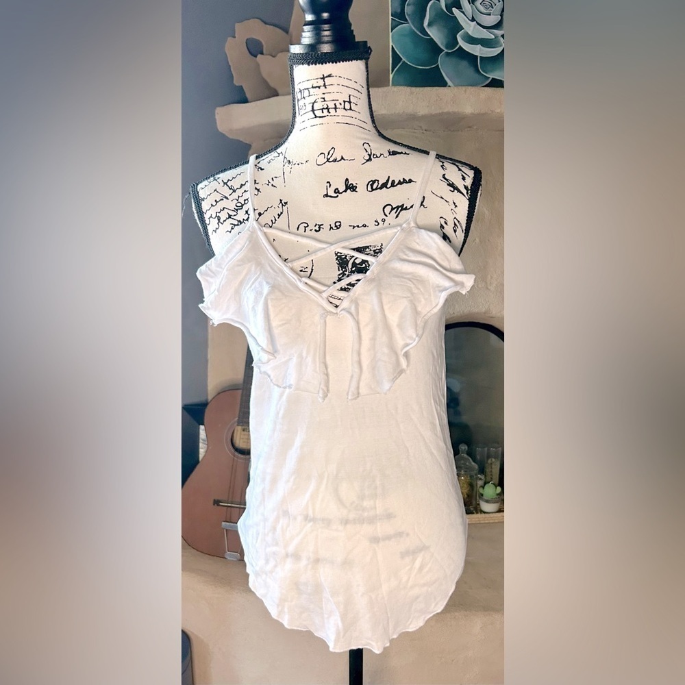 Chaser Baby Rib Ruffle Criss Cross Cami NWOT White - Picture 3 of 6